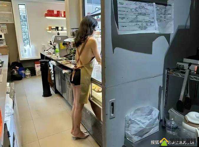 公司老板要求员工真空上班引发热议