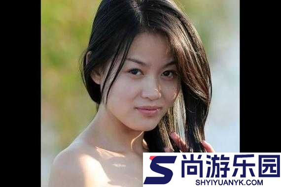 汤芳那极具视觉冲击的张开腿画面引人深思