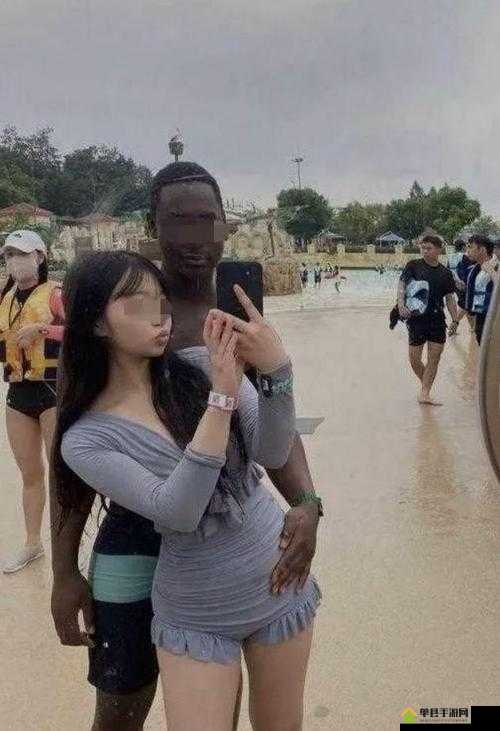 特大黑人娇小亚洲女 mb4 的别样风情：探索跨种族与娇小的奇妙组合