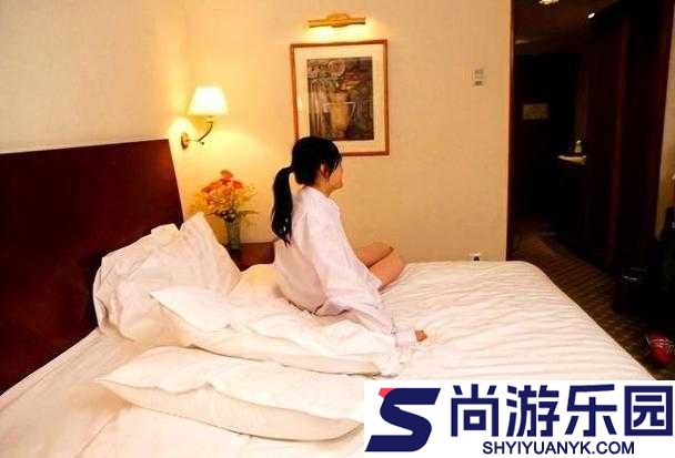 女人被