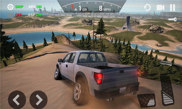 疯狂闪电赛车游戏中文版下载