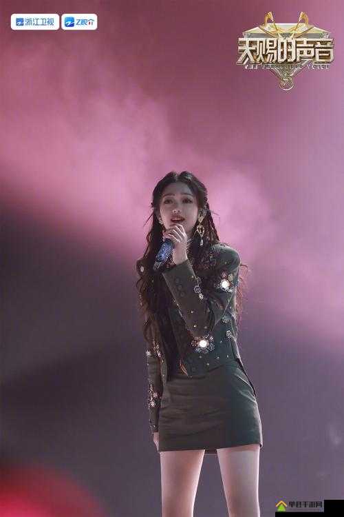 19 岁才华横溢的白人女 rapper 闪耀舞台风采