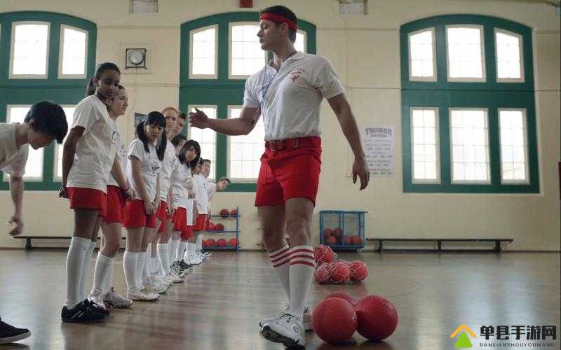 体育老师竟要求带跳 D 跑步引热议