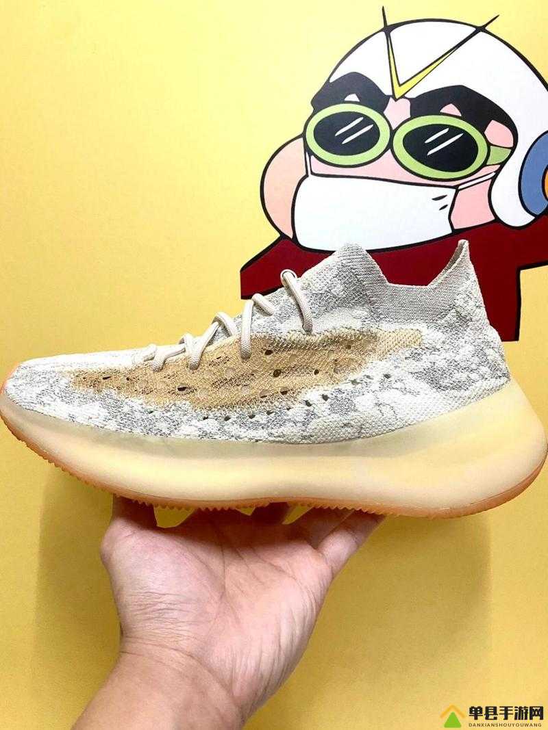 yeezy380 蜜桃粉和白色：高清精品深度评测